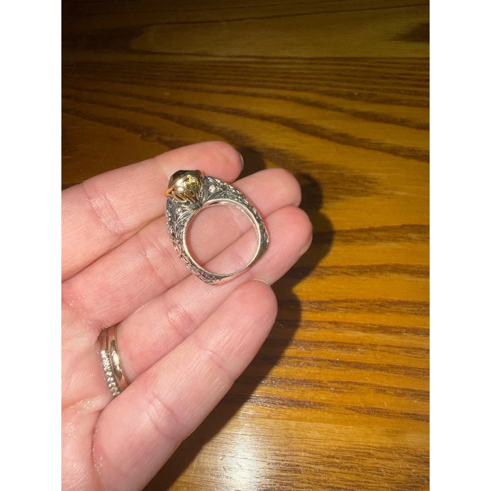 Vintage Style Mixed Metal Green Stone Engraved Band Cocktail Ring Size 8